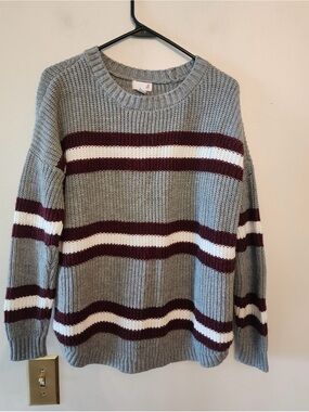 So grey stripped sweater size juniors xxl